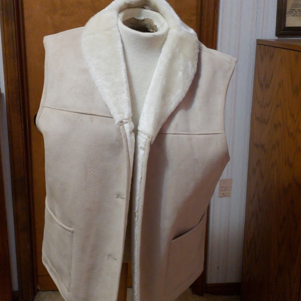 OLSEN EUROPE SUEDE LOOK VEST